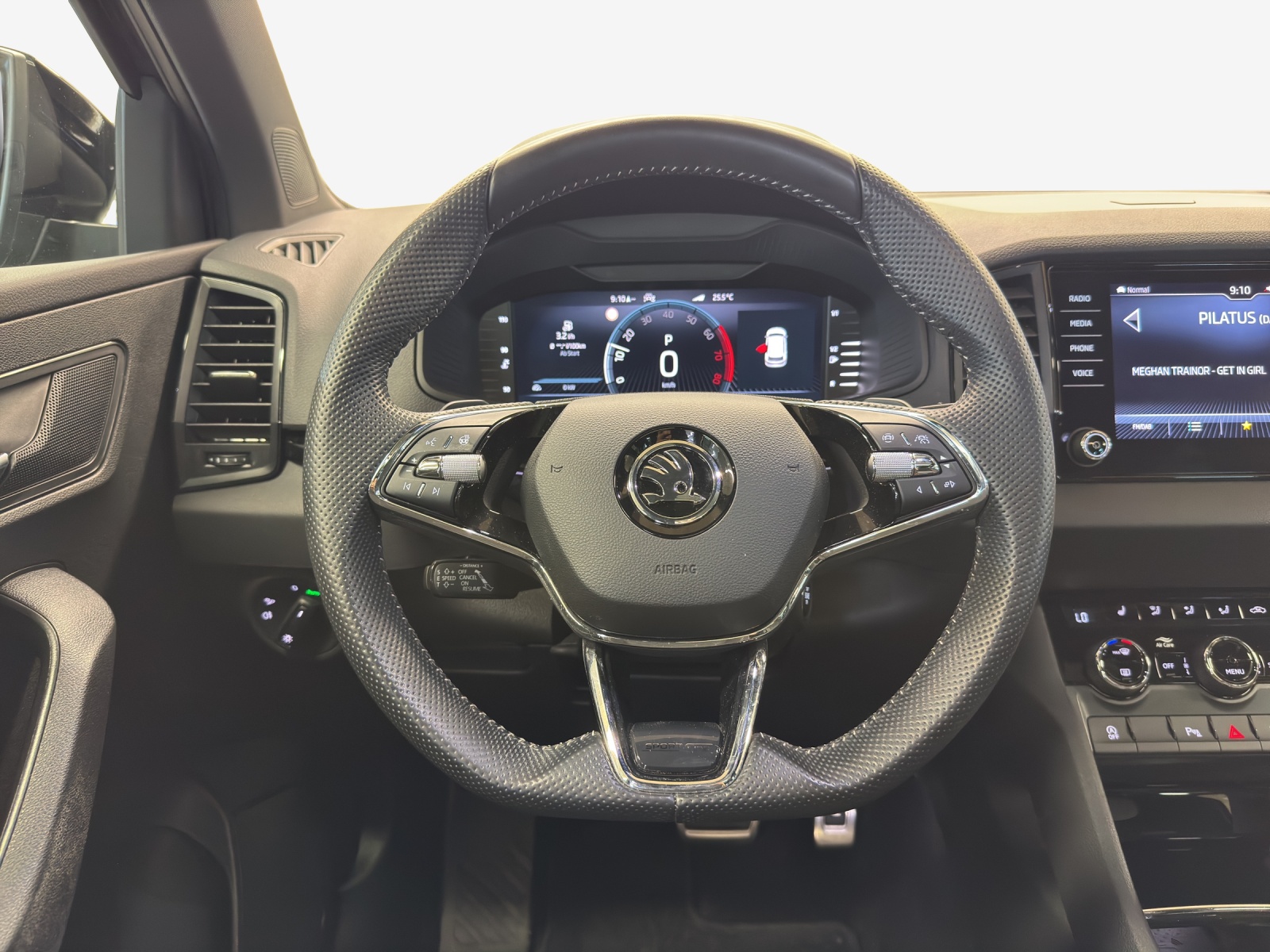 SKODA Karoq 1.5 TSI SportLine DSG-image-9