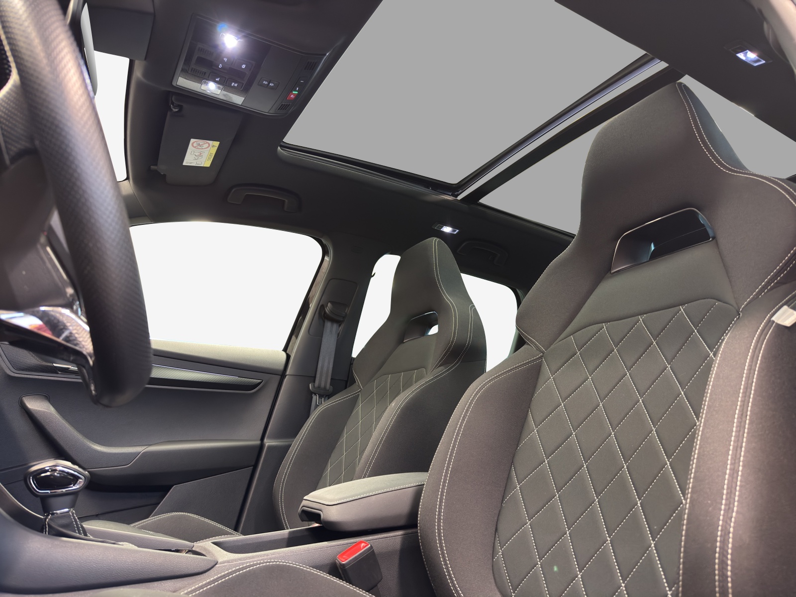 SKODA Karoq 1.5 TSI SportLine DSG-image-13