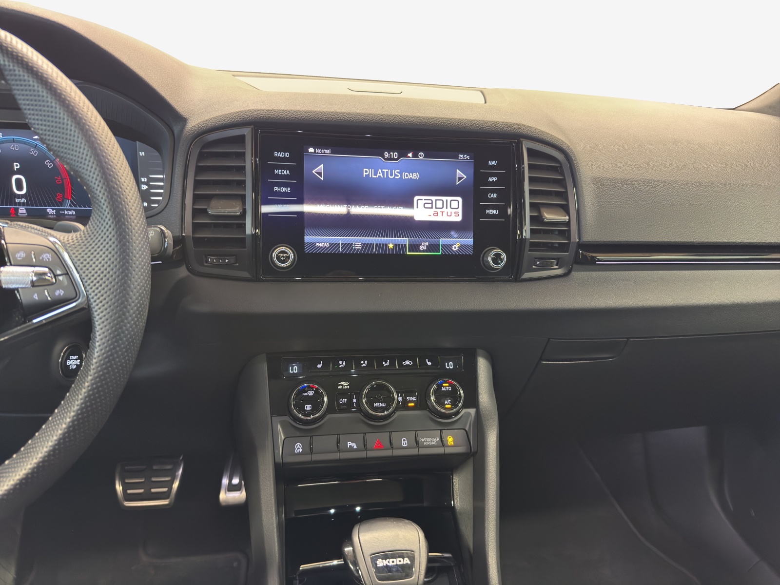 SKODA Karoq 1.5 TSI SportLine DSG-image-10