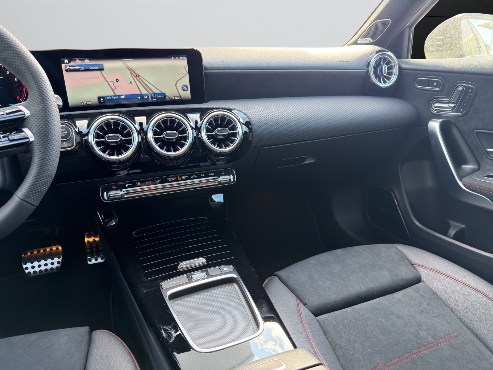 MERCEDES-BENZ A 220 4Matic 8G-DCT-image-11