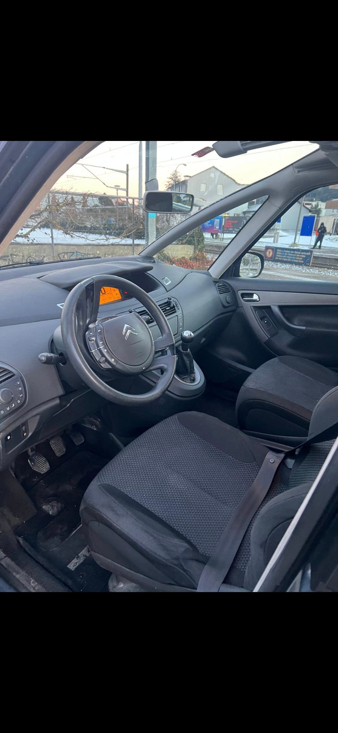 CITROEN 1.6 HDi Essentiel-image-3