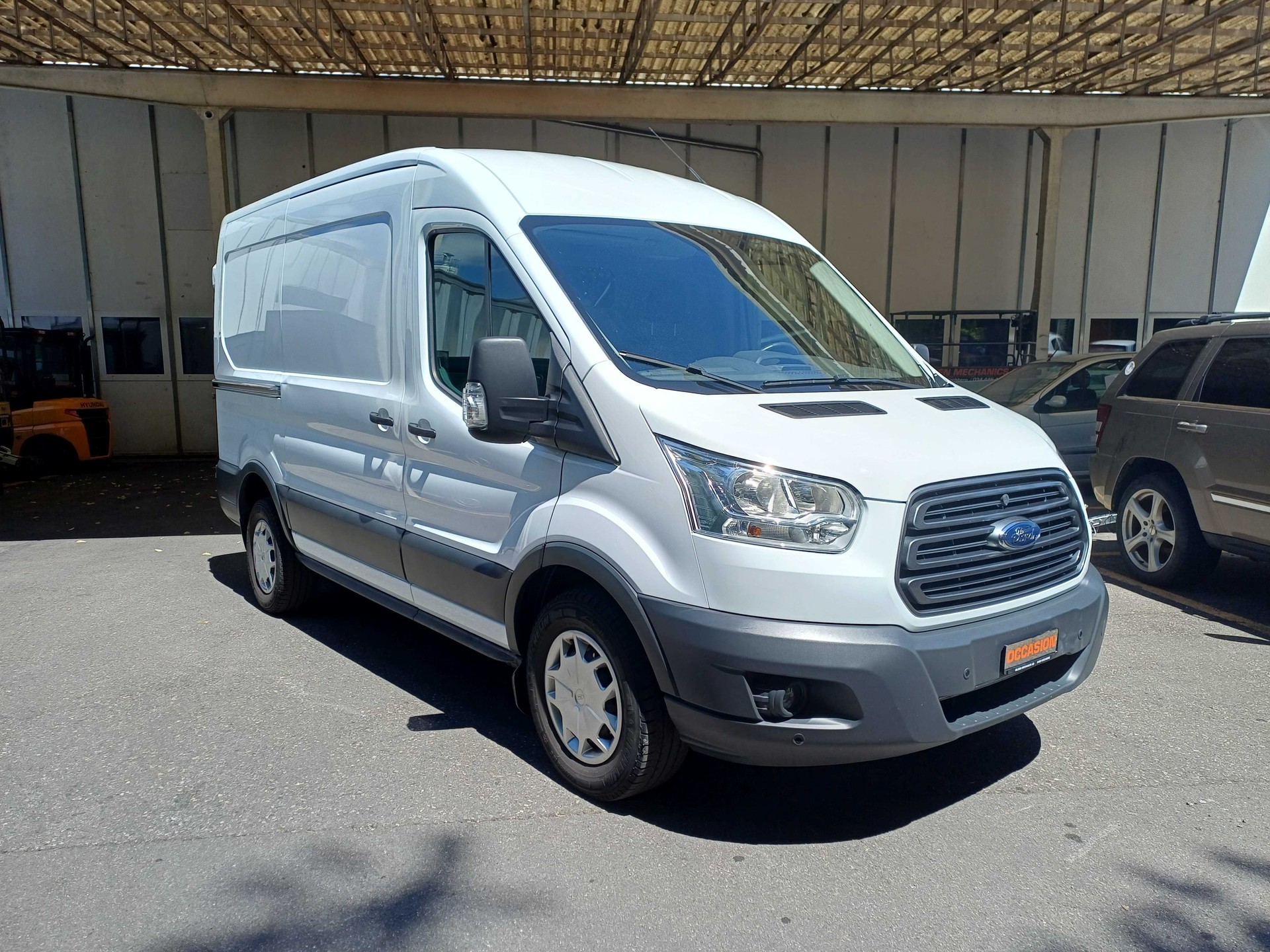 FORD Transit Van 330 L2 Trend 2.0 TDCi 130 FWD-image-3