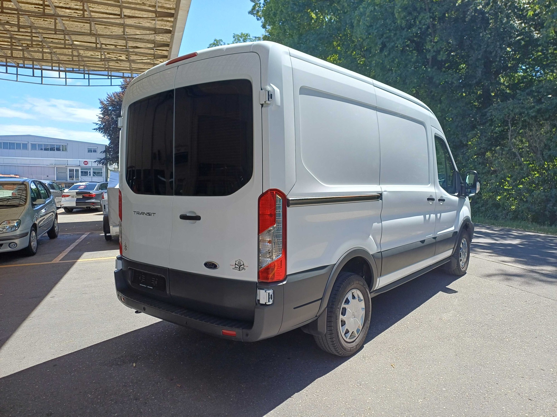 FORD Transit Van 330 L2 Trend 2.0 TDCi 130 FWD-image-2