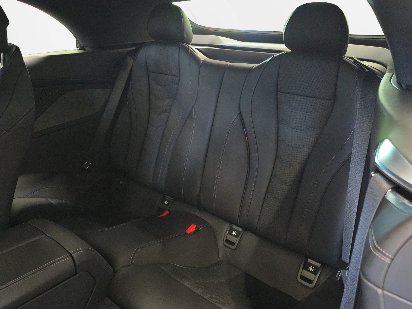 BMW M850i xDrive-image-18