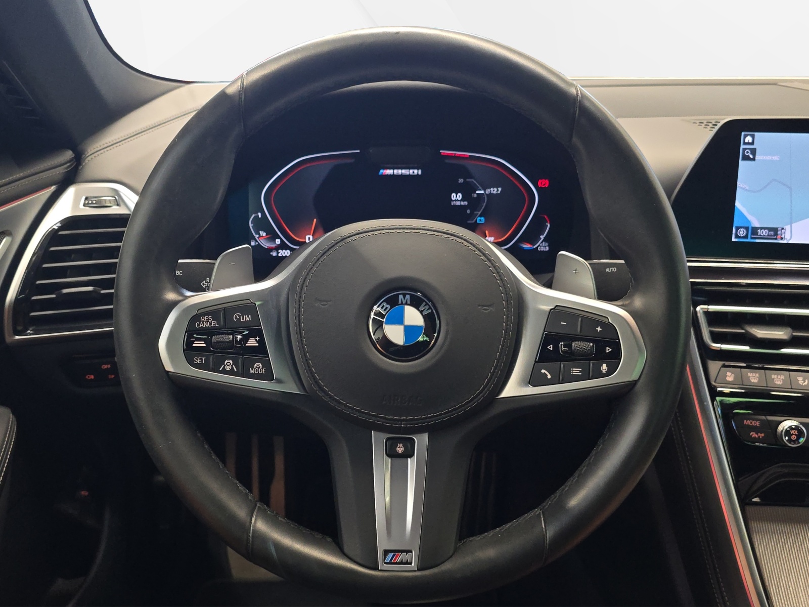 BMW M850i xDrive-image-12
