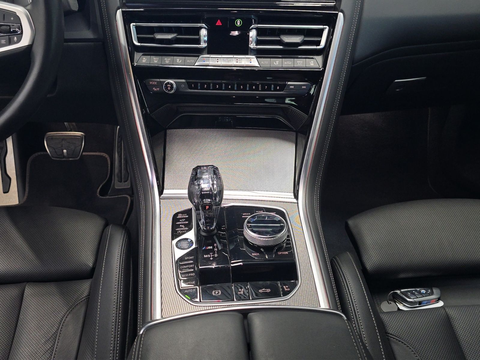 BMW M850i xDrive-image-16