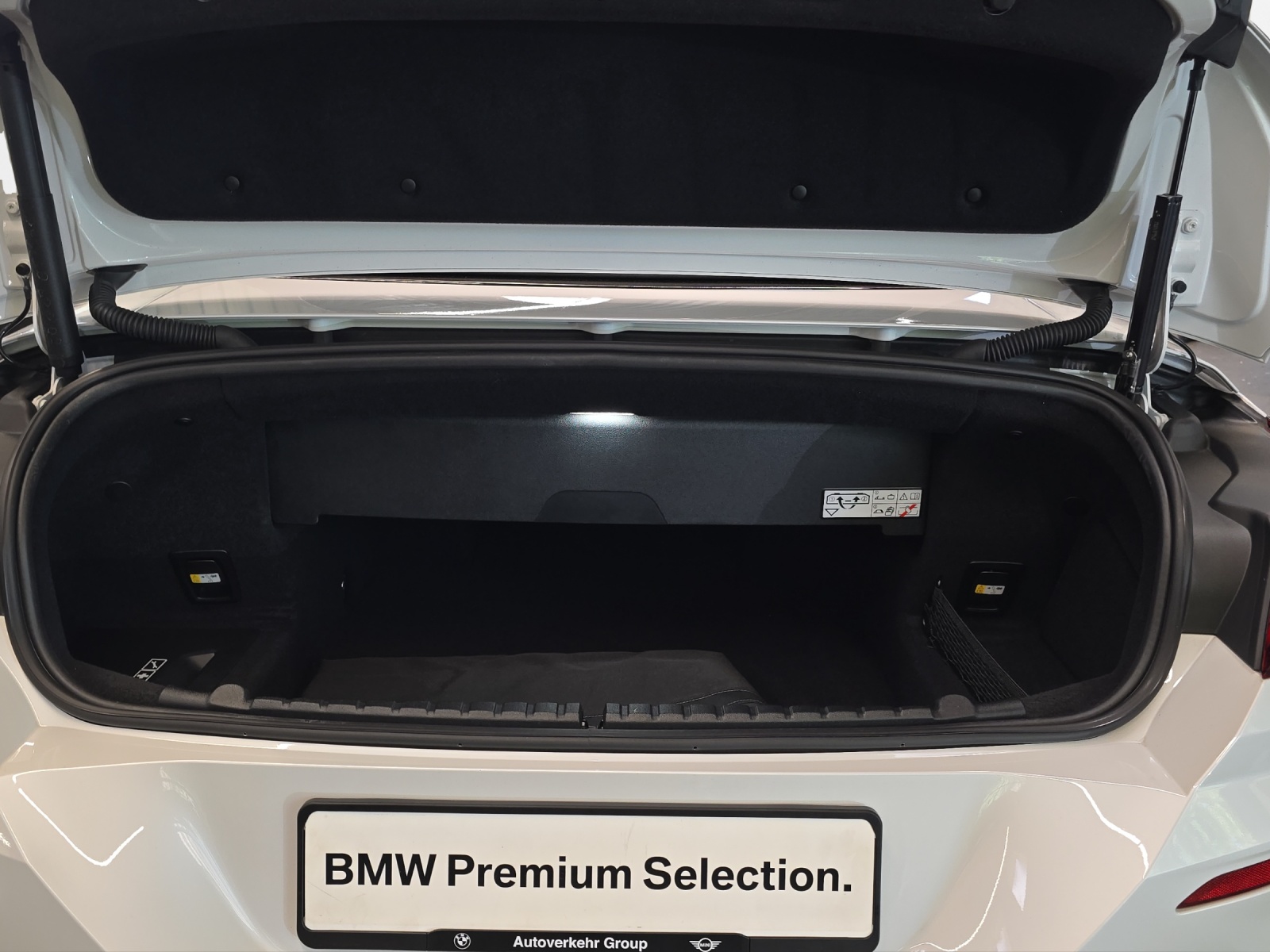 BMW M850i xDrive-image-19