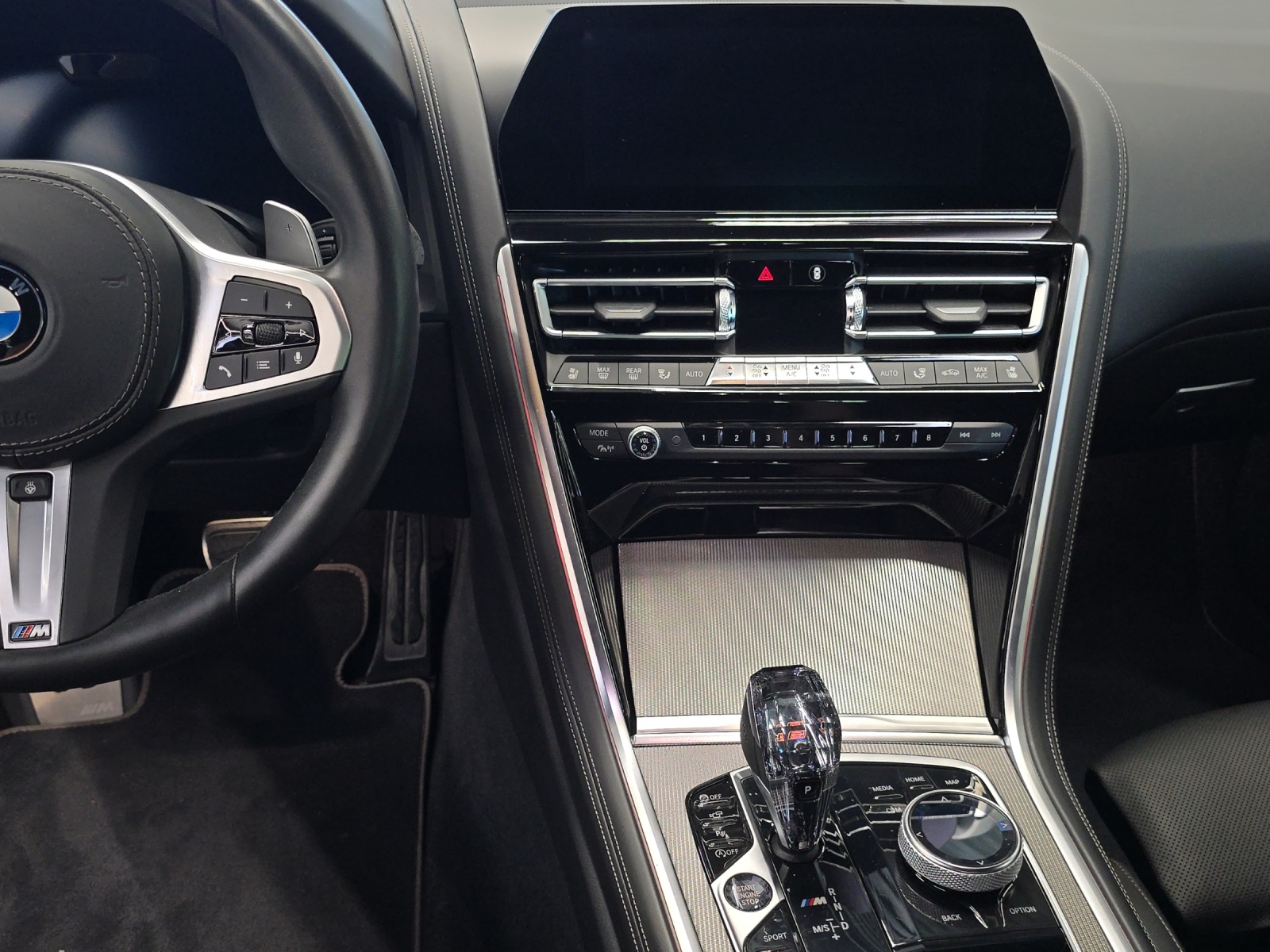 BMW M850i xDrive-image-15
