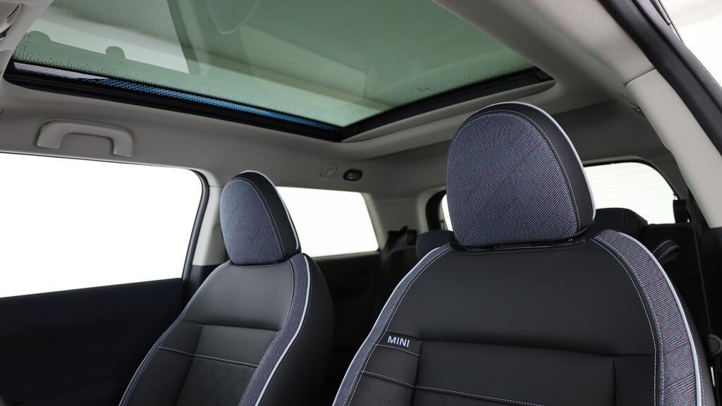 MINI Cooper SE-image-17
