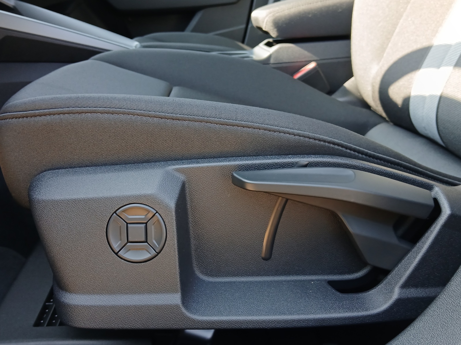 AUDI A3 Sportback TFSI 110 kW Attraction S tronic-image-15