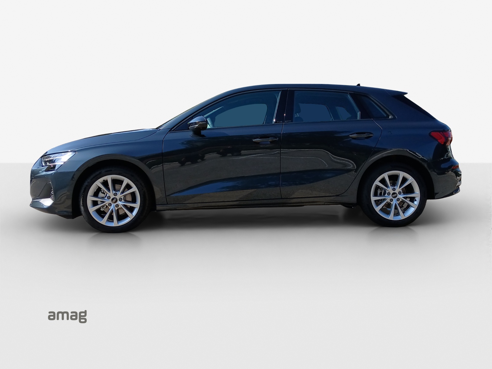 AUDI A3 Sportback TFSI 110 kW Attraction S tronic-image-1