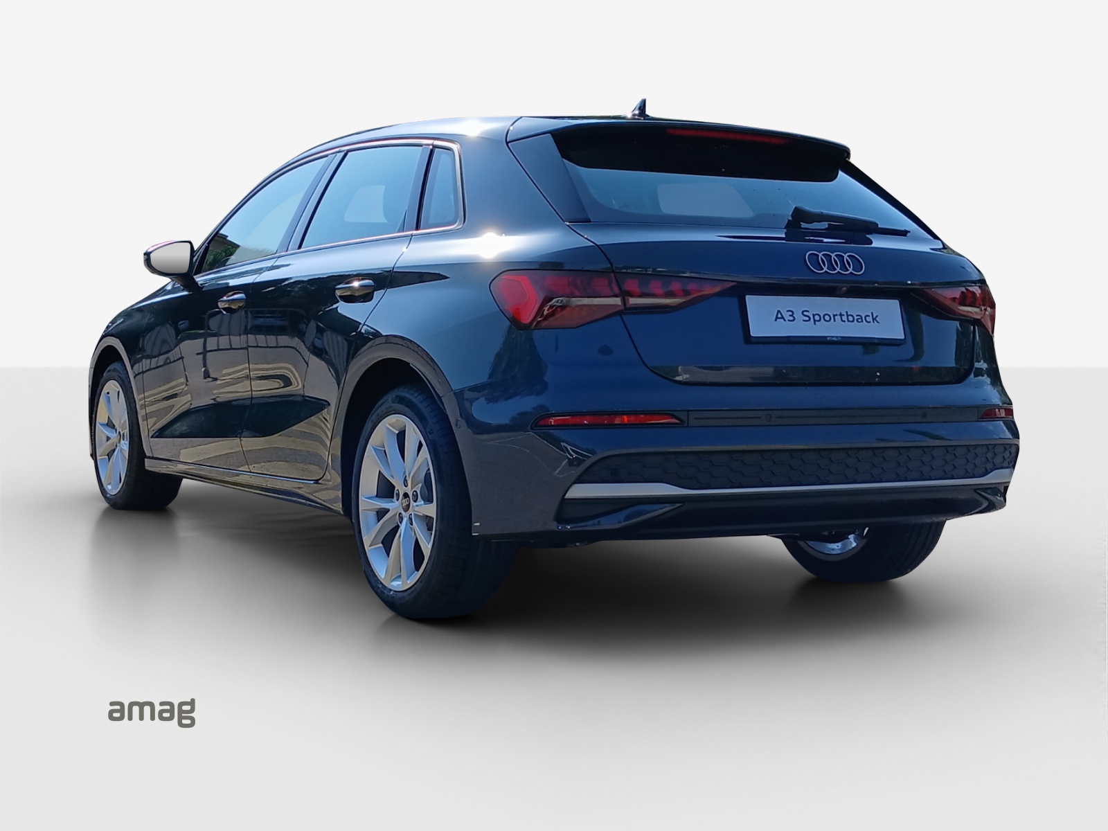 AUDI A3 Sportback TFSI 110 kW Attraction S tronic-image-2