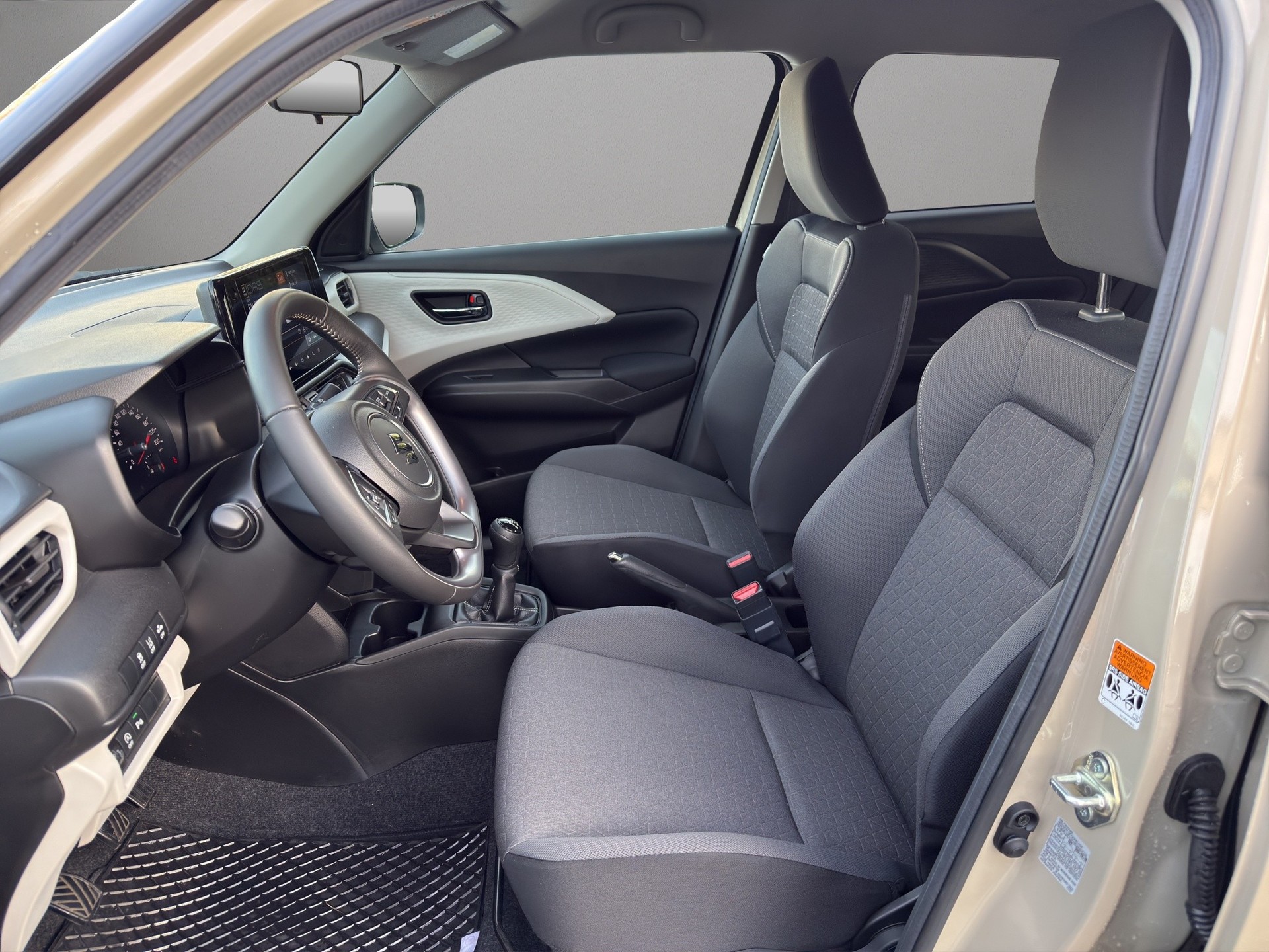 SUZUKI Swift 1.2 1st Edition Hybrid 4x4-image-4