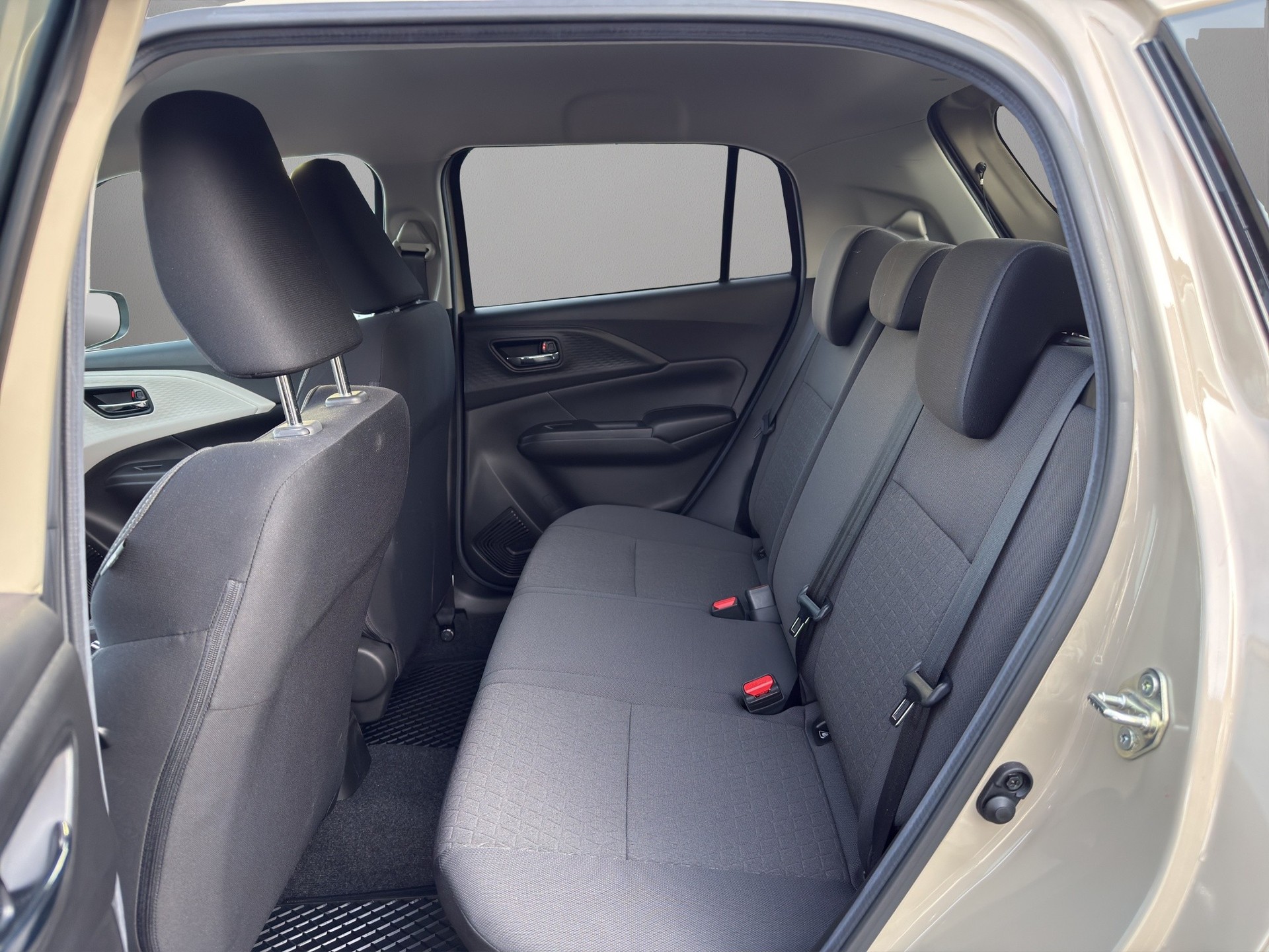 SUZUKI Swift 1.2 1st Edition Hybrid 4x4-image-5