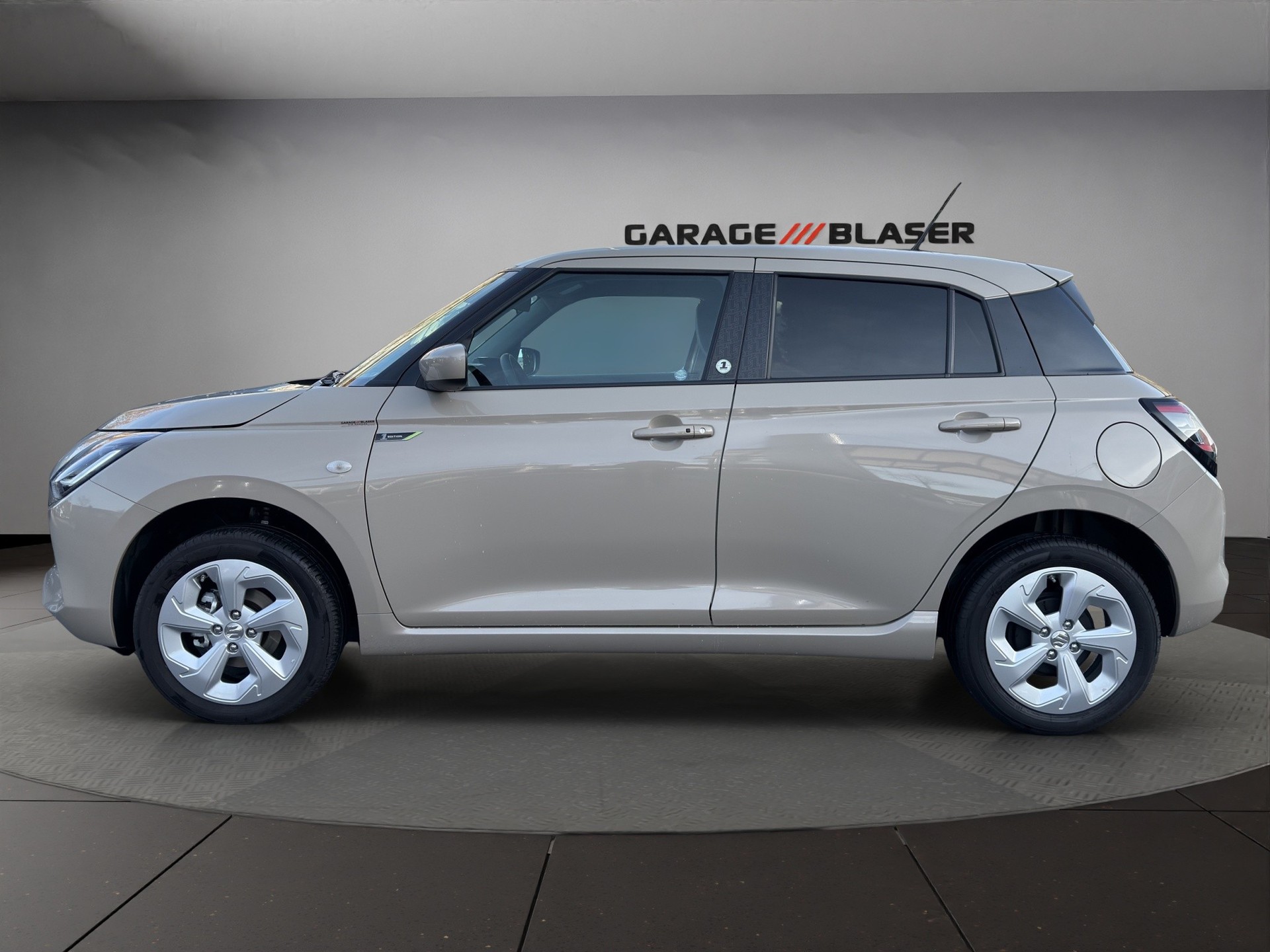 SUZUKI Swift 1.2 1st Edition Hybrid 4x4-image-1