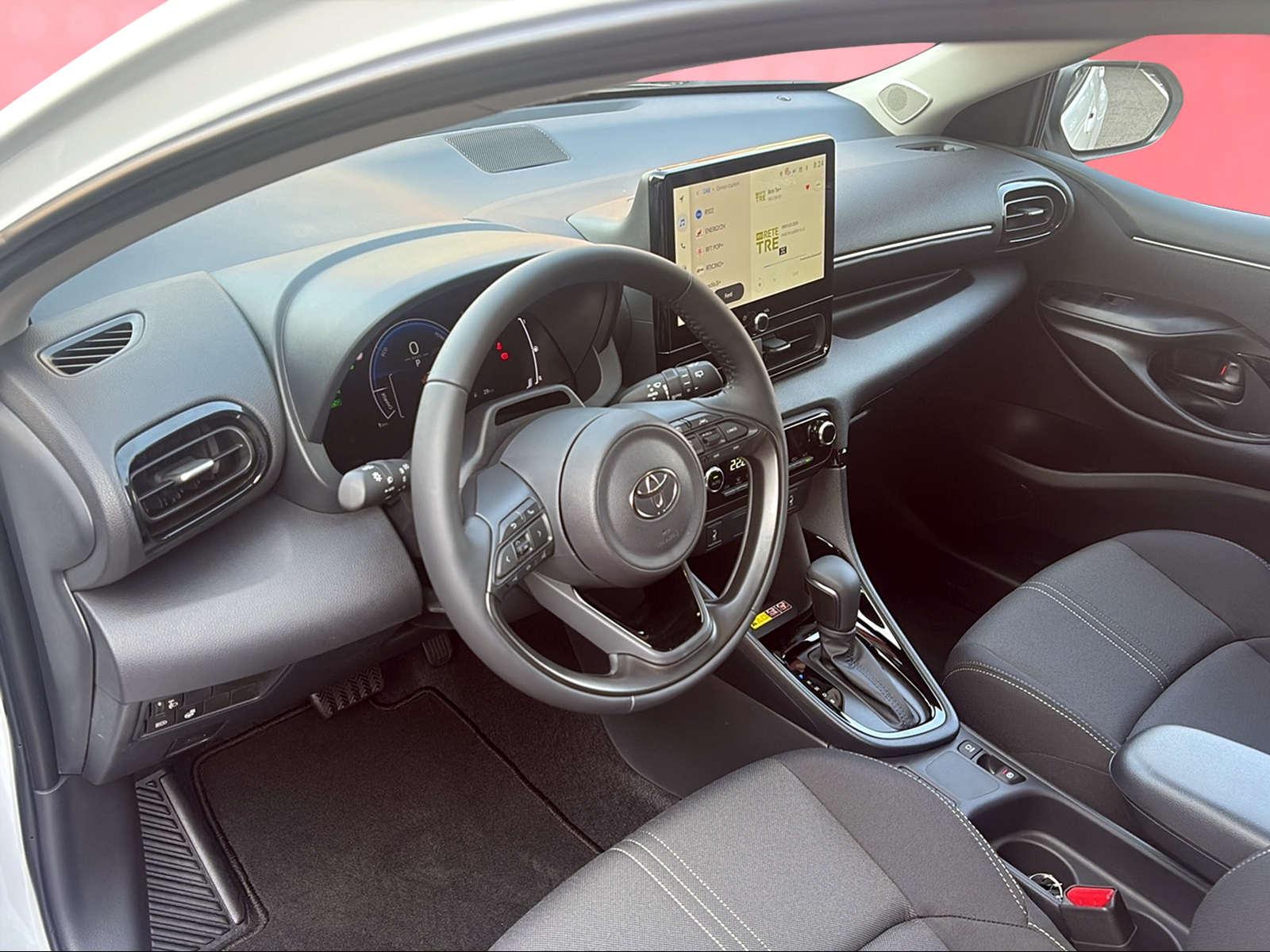 TOYOTA Yaris 1.5 VVT-i HSD Trend-image-12