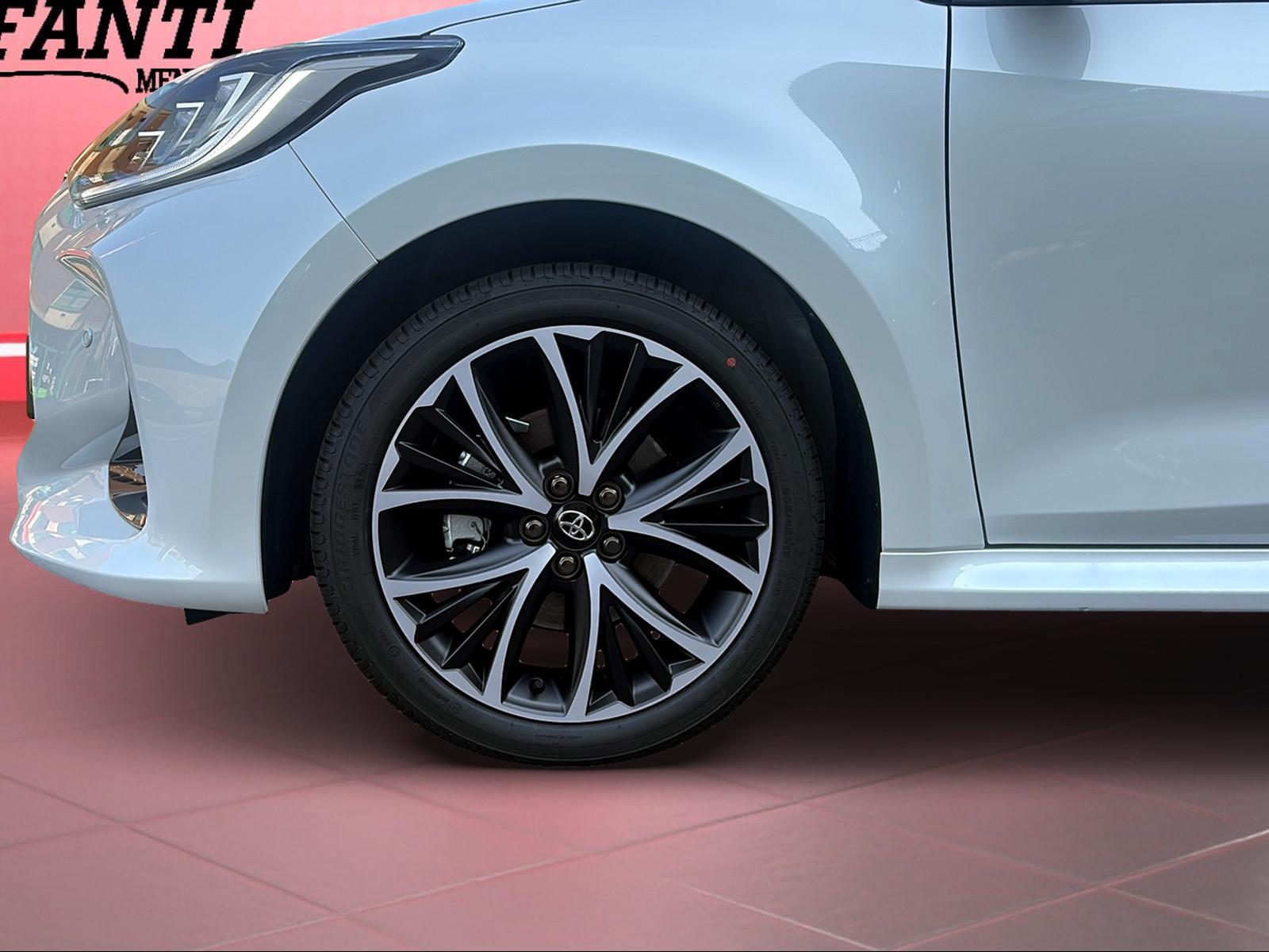 TOYOTA Yaris 1.5 VVT-i HSD Trend-image-2