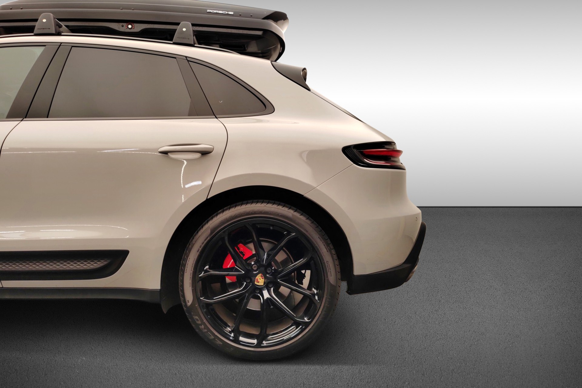 PORSCHE Macan S-image-8
