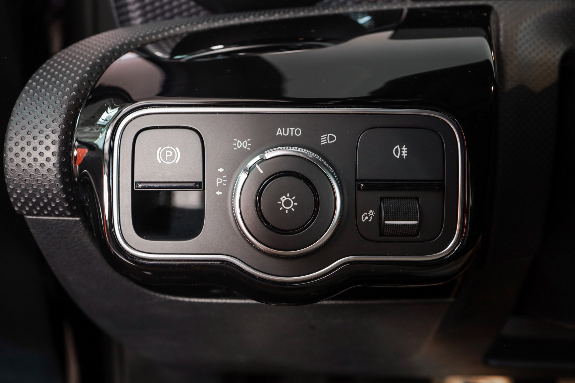 MERCEDES-BENZ A 180 Progressive 7G-DCT-image-18