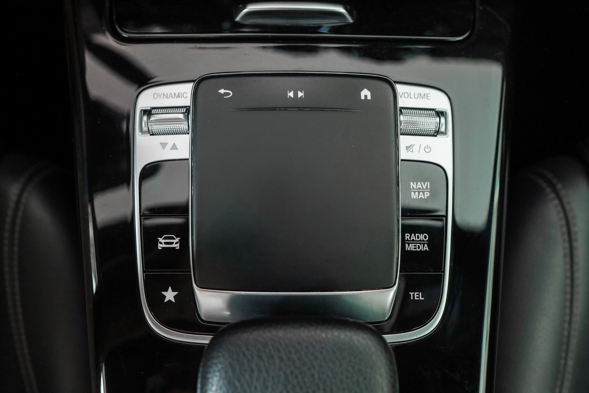 MERCEDES-BENZ A 180 Progressive 7G-DCT-image-16