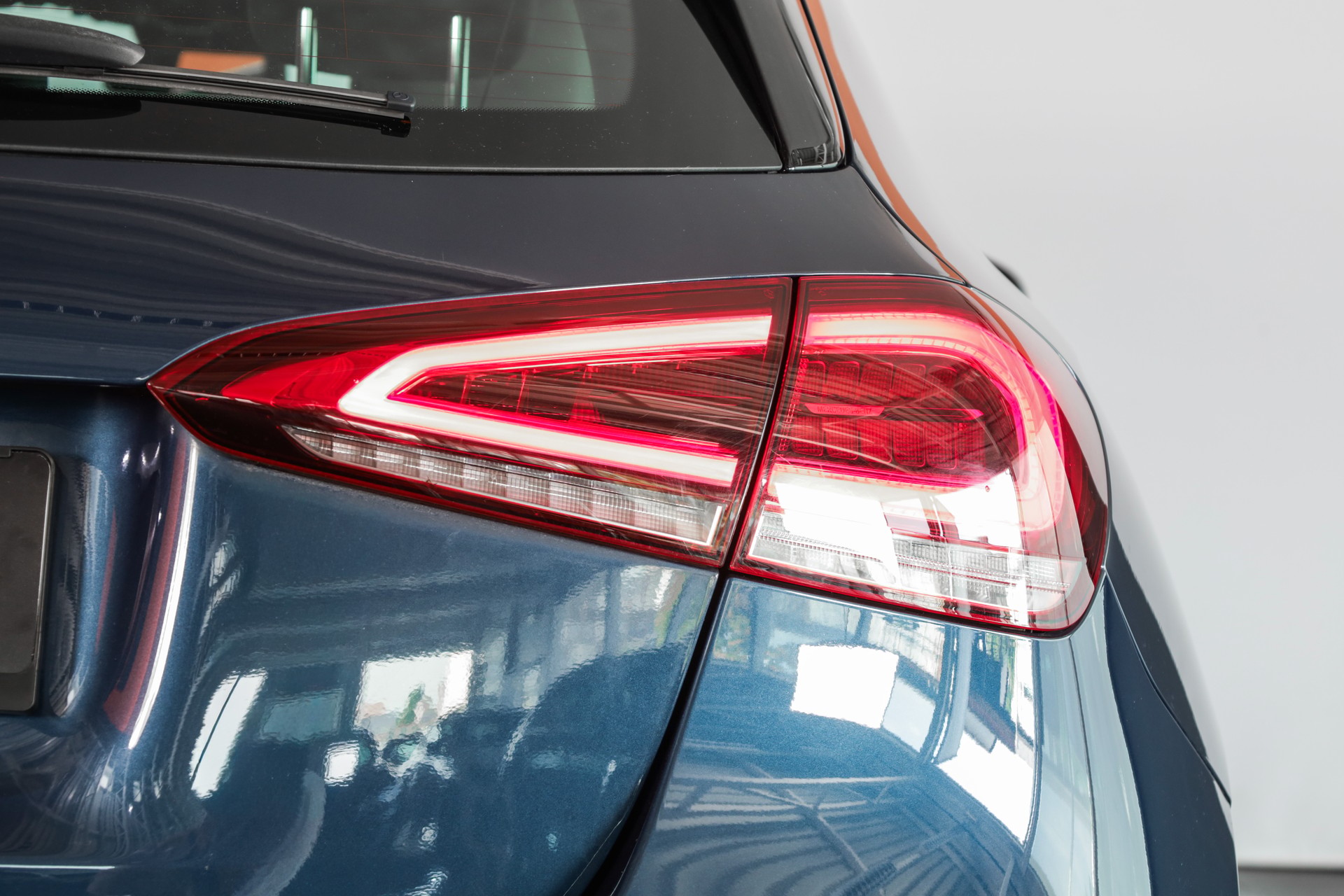 MERCEDES-BENZ A 180 Progressive 7G-DCT-image-7