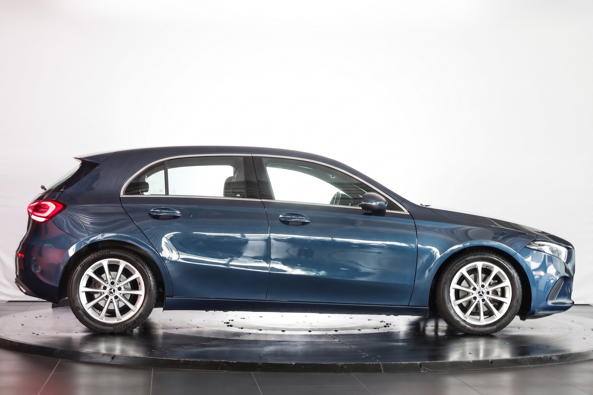 MERCEDES-BENZ A 180 Progressive 7G-DCT-image-4