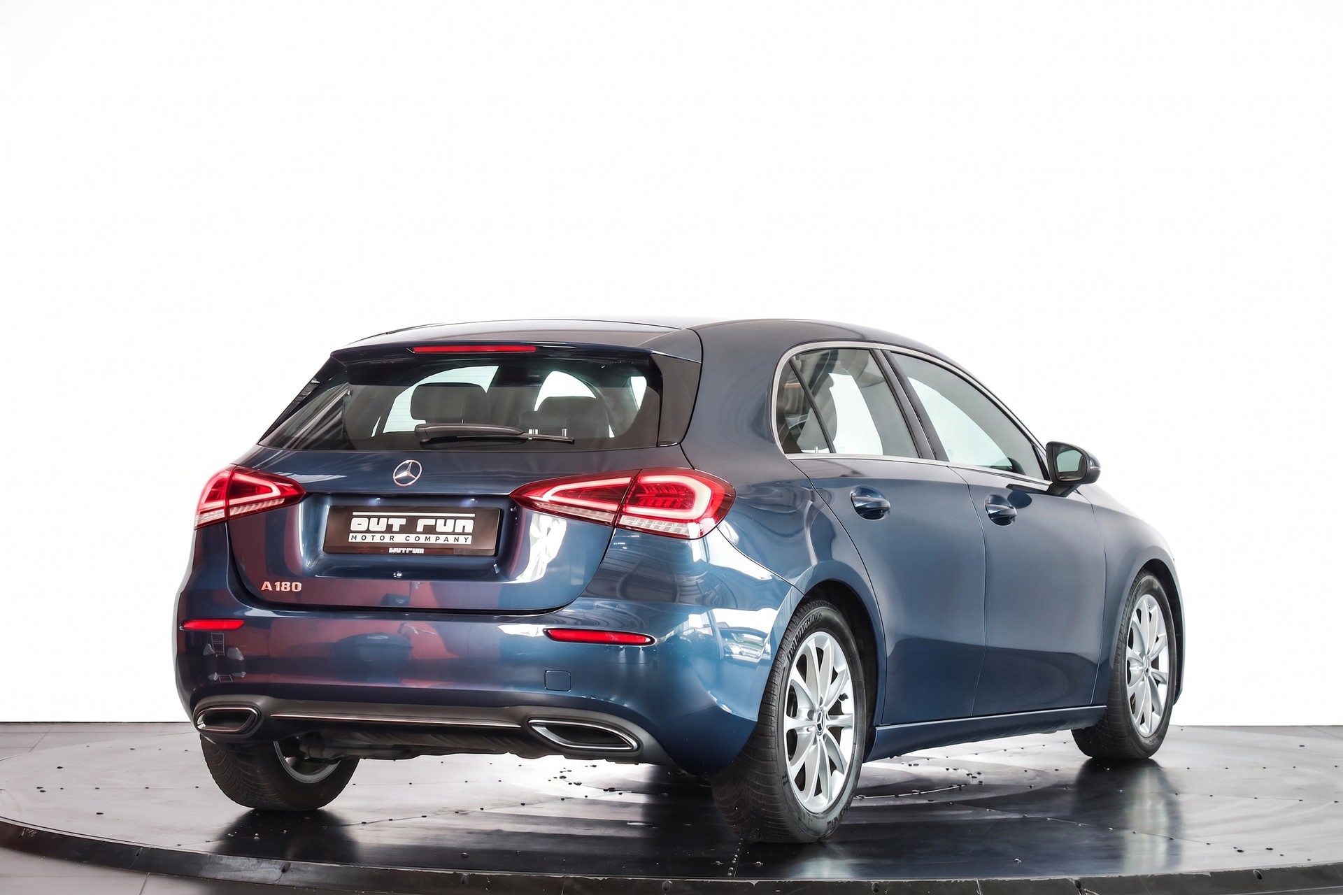 MERCEDES-BENZ A 180 Progressive 7G-DCT-image-3