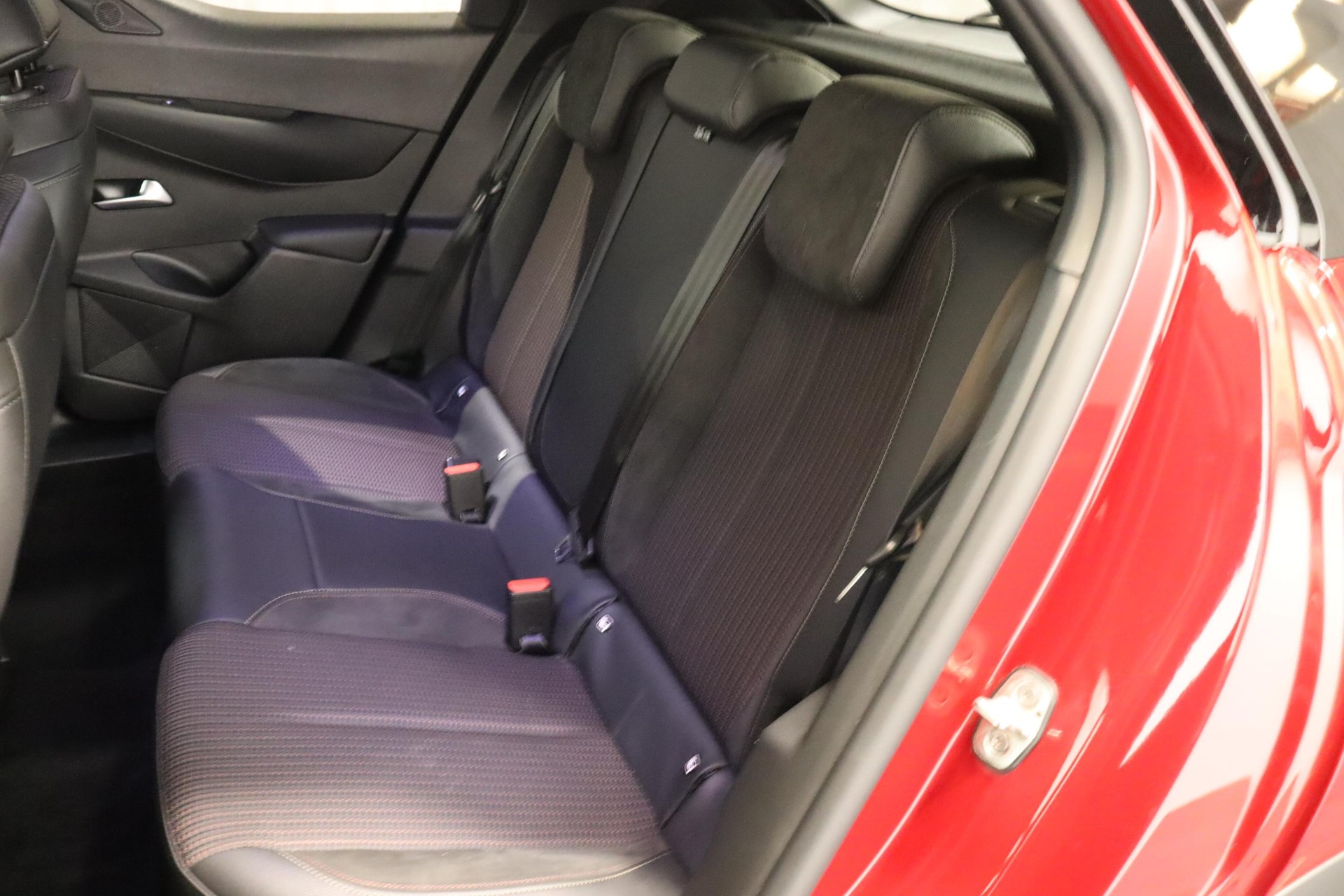 DS AUTOMOBILES 3 Crossback 1.2 PureTech 130 Ligne Noire-image-5