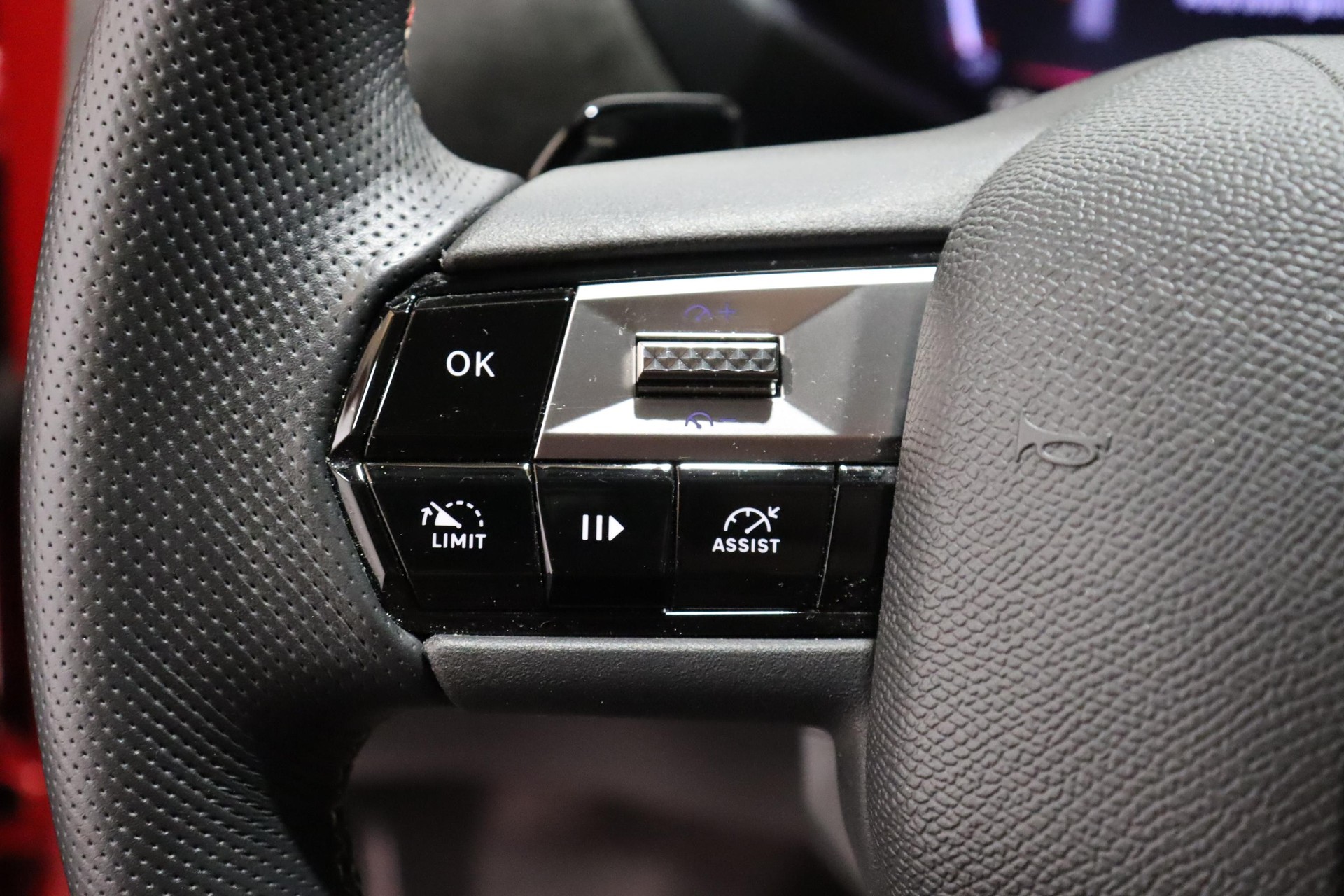 DS AUTOMOBILES 3 Crossback 1.2 PureTech 130 Ligne Noire-image-14