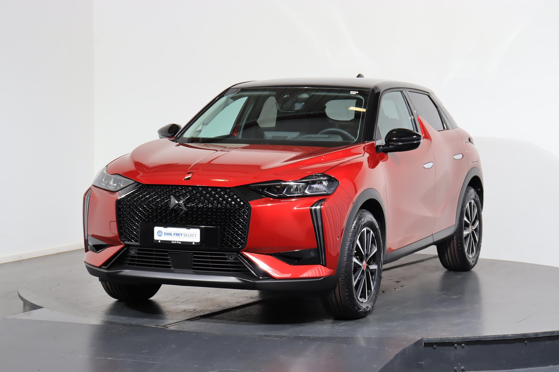 DS AUTOMOBILES 3 Crossback 1.2 PureTech 130 Ligne Noire-image-0