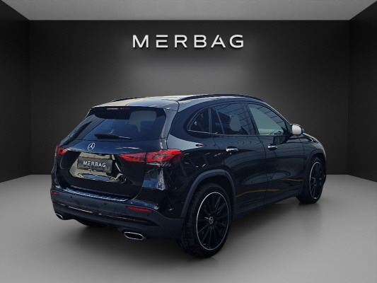 MERCEDES-BENZ GLA 220d AMG Line 4Matic-image-4