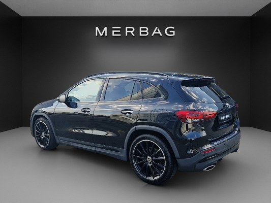 MERCEDES-BENZ GLA 220d AMG Line 4Matic-image-3