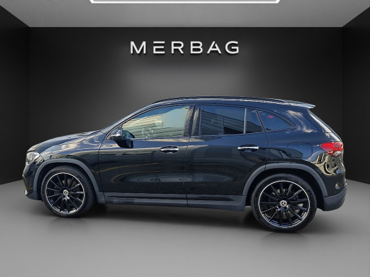 MERCEDES-BENZ GLA 220d AMG Line 4Matic-image-2