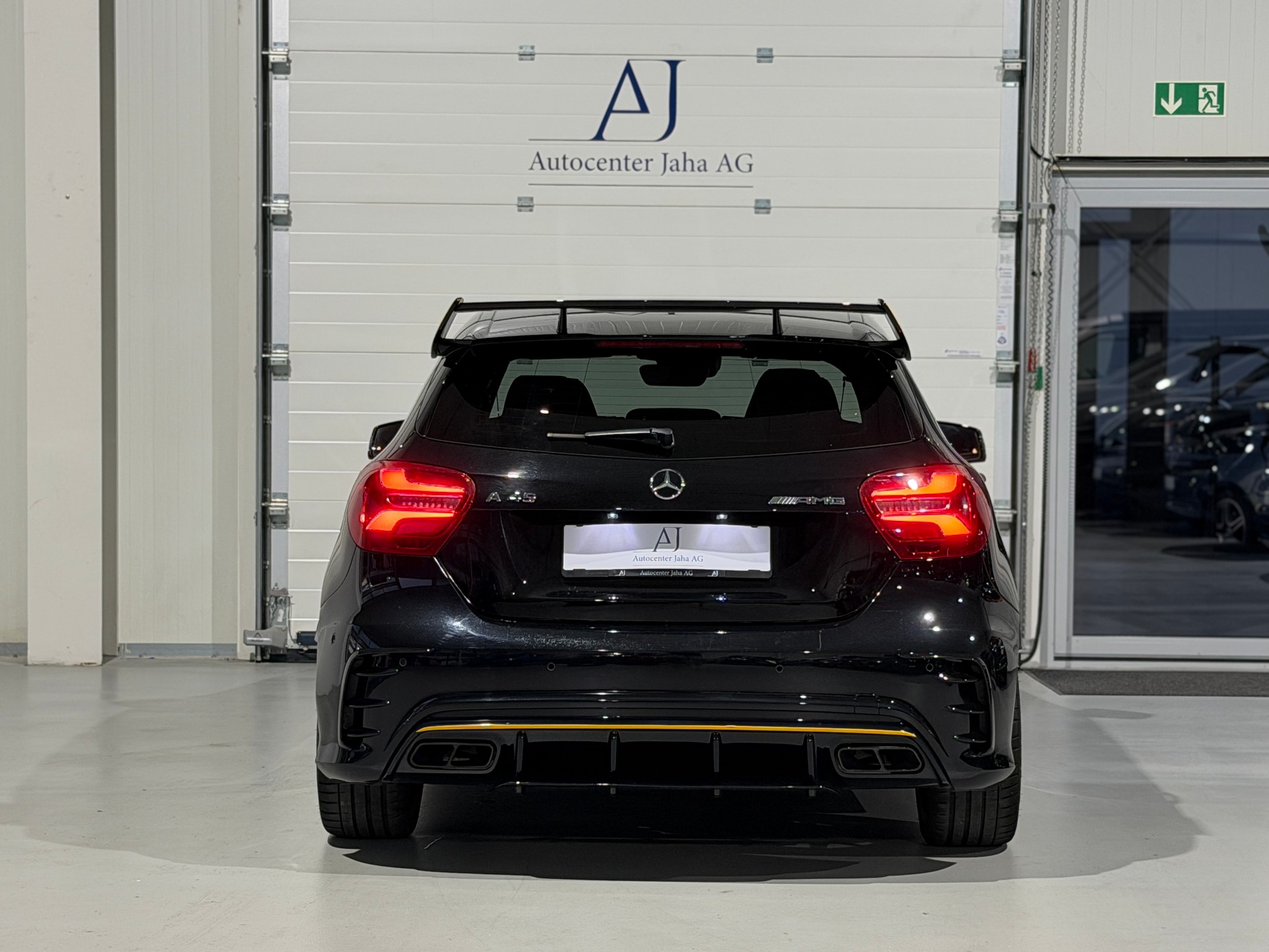 MERCEDES-BENZ A 45 AMG Yellow Night Edition 4Matic 7G-DCT (CH)-image-17