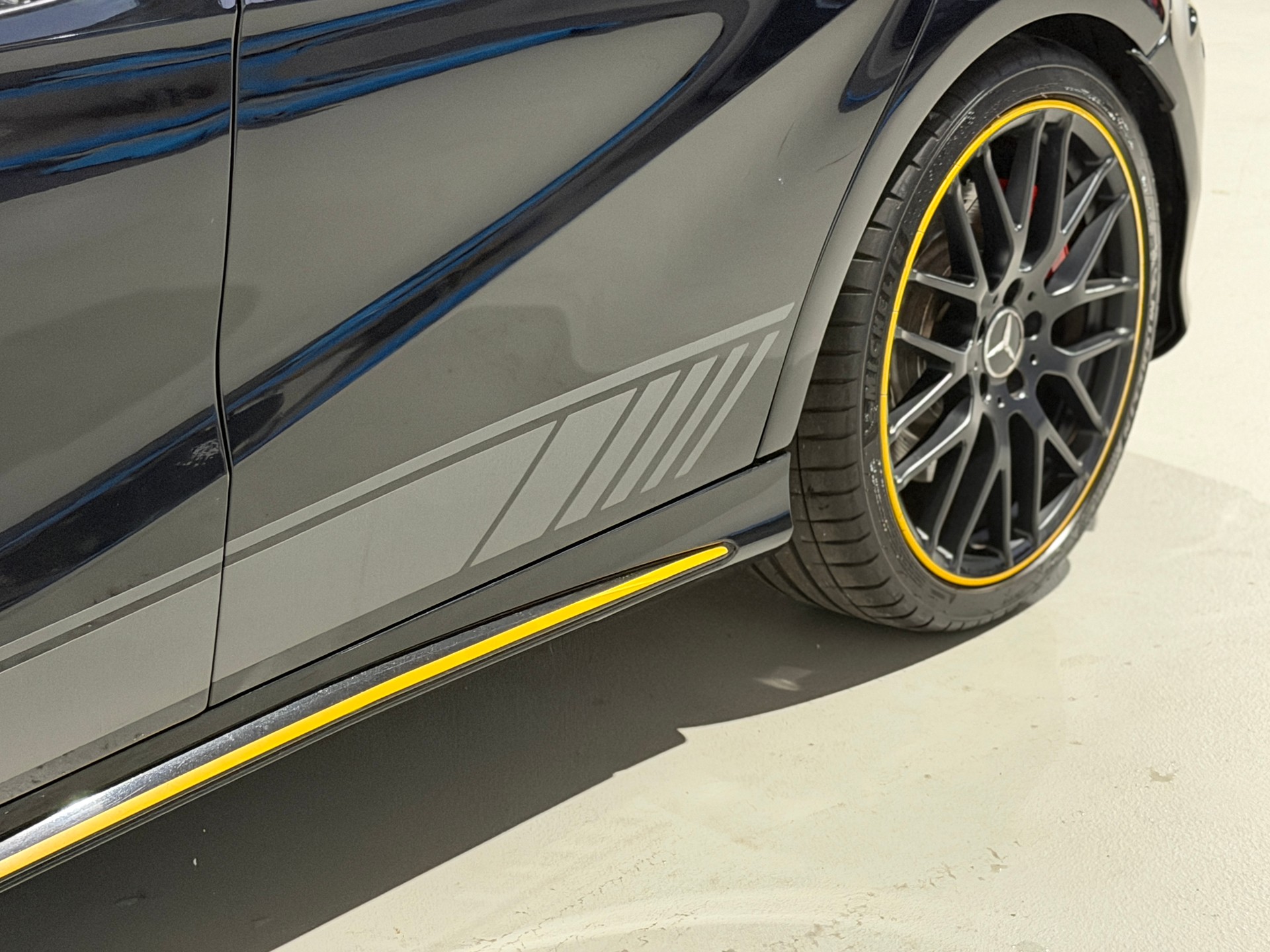 MERCEDES-BENZ A 45 AMG Yellow Night Edition 4Matic 7G-DCT (CH)-image-13