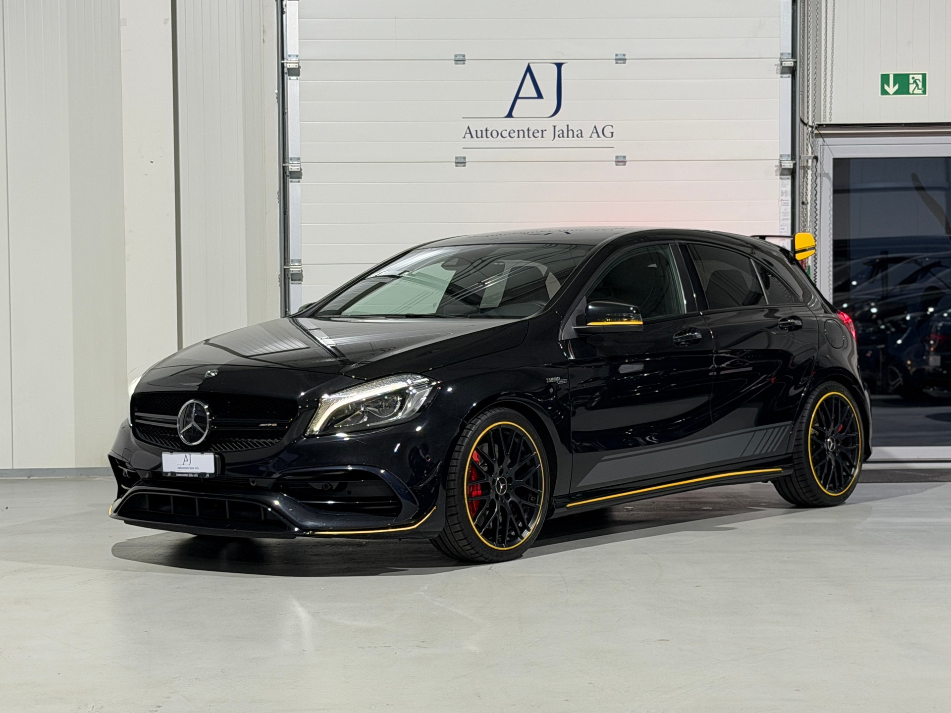 MERCEDES-BENZ A 45 AMG Yellow Night Edition 4Matic 7G-DCT (CH)-image-2