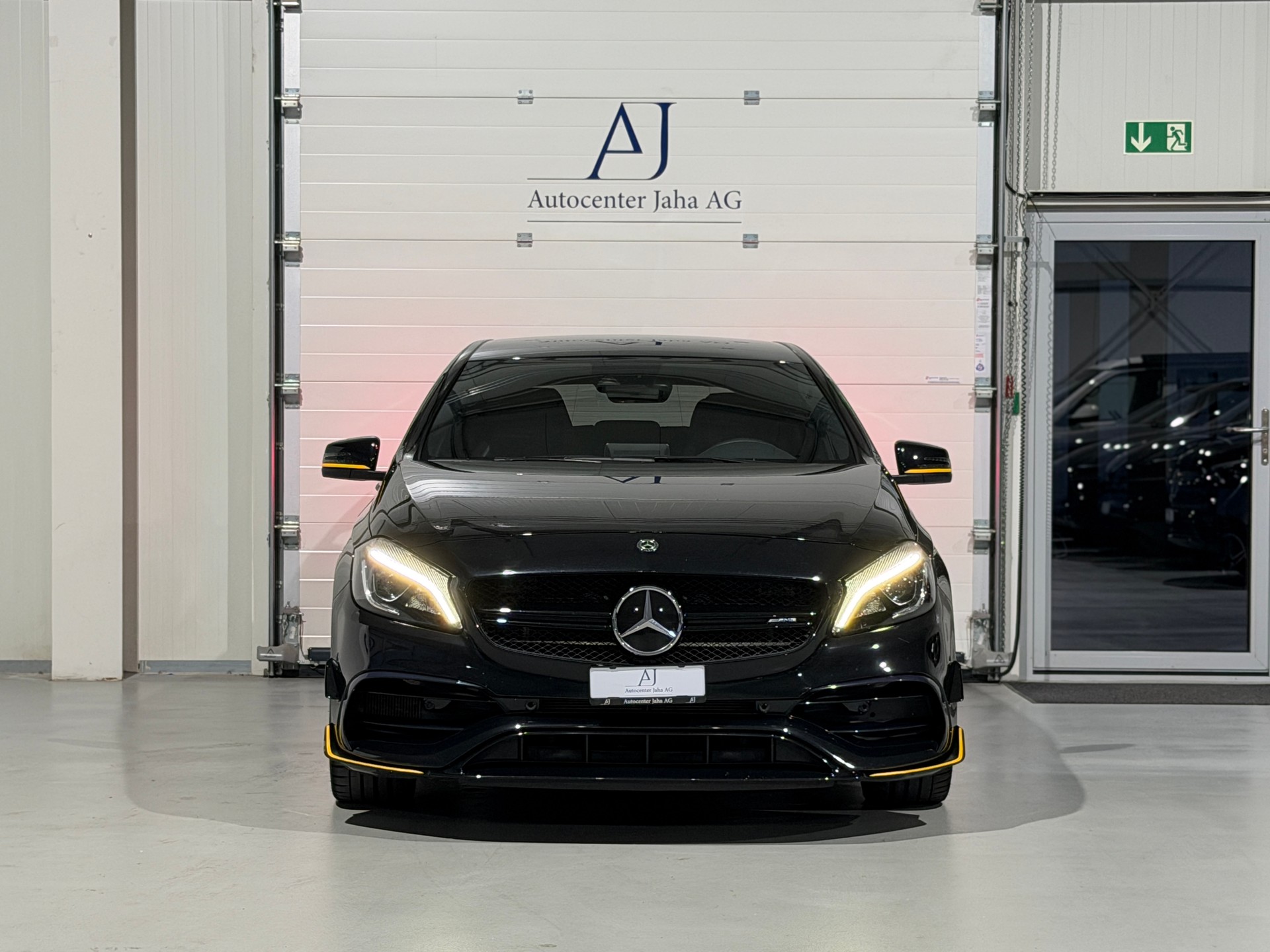 MERCEDES-BENZ A 45 AMG Yellow Night Edition 4Matic 7G-DCT (CH)-image-3