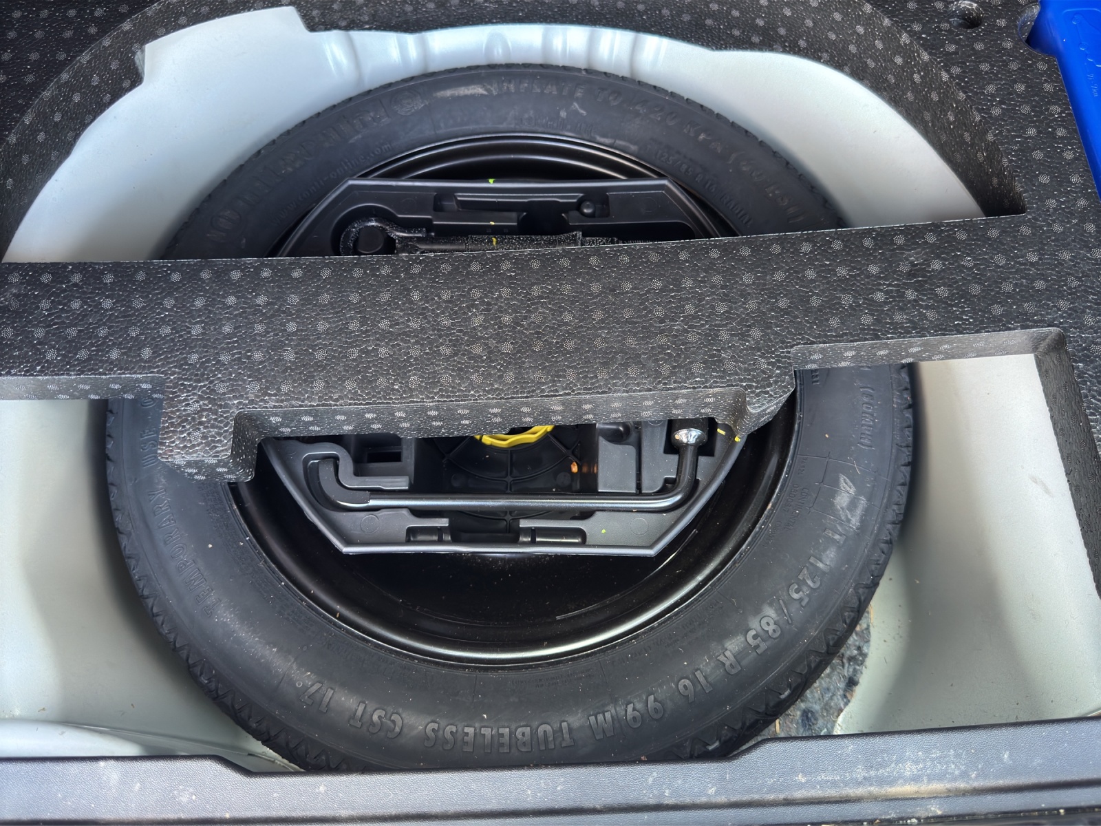 PEUGEOT 2008 1.6 e-HDi Allure EGS6-image-21