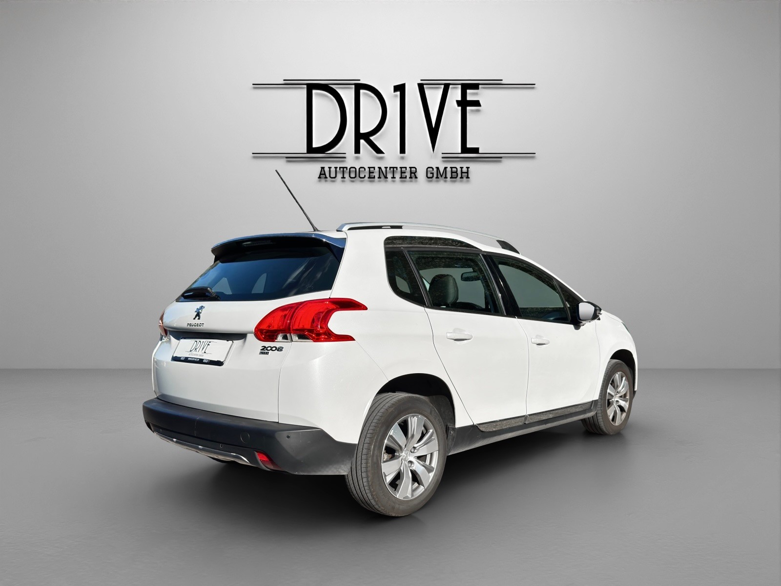 PEUGEOT 2008 1.6 e-HDi Allure EGS6-image-4
