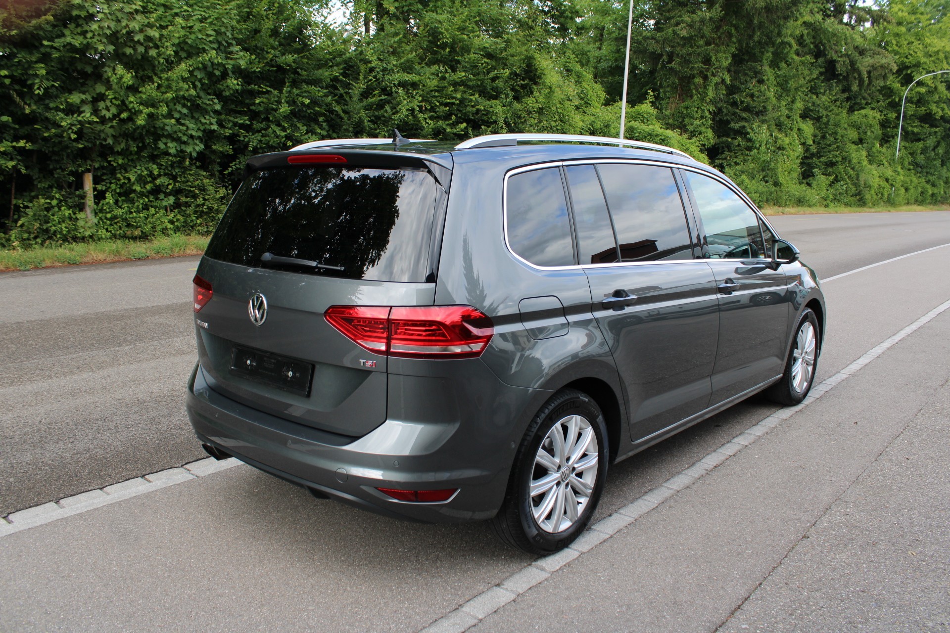 VW Touran 1.4 TSI BlueMotion Technology Comfortline DSG-image-3