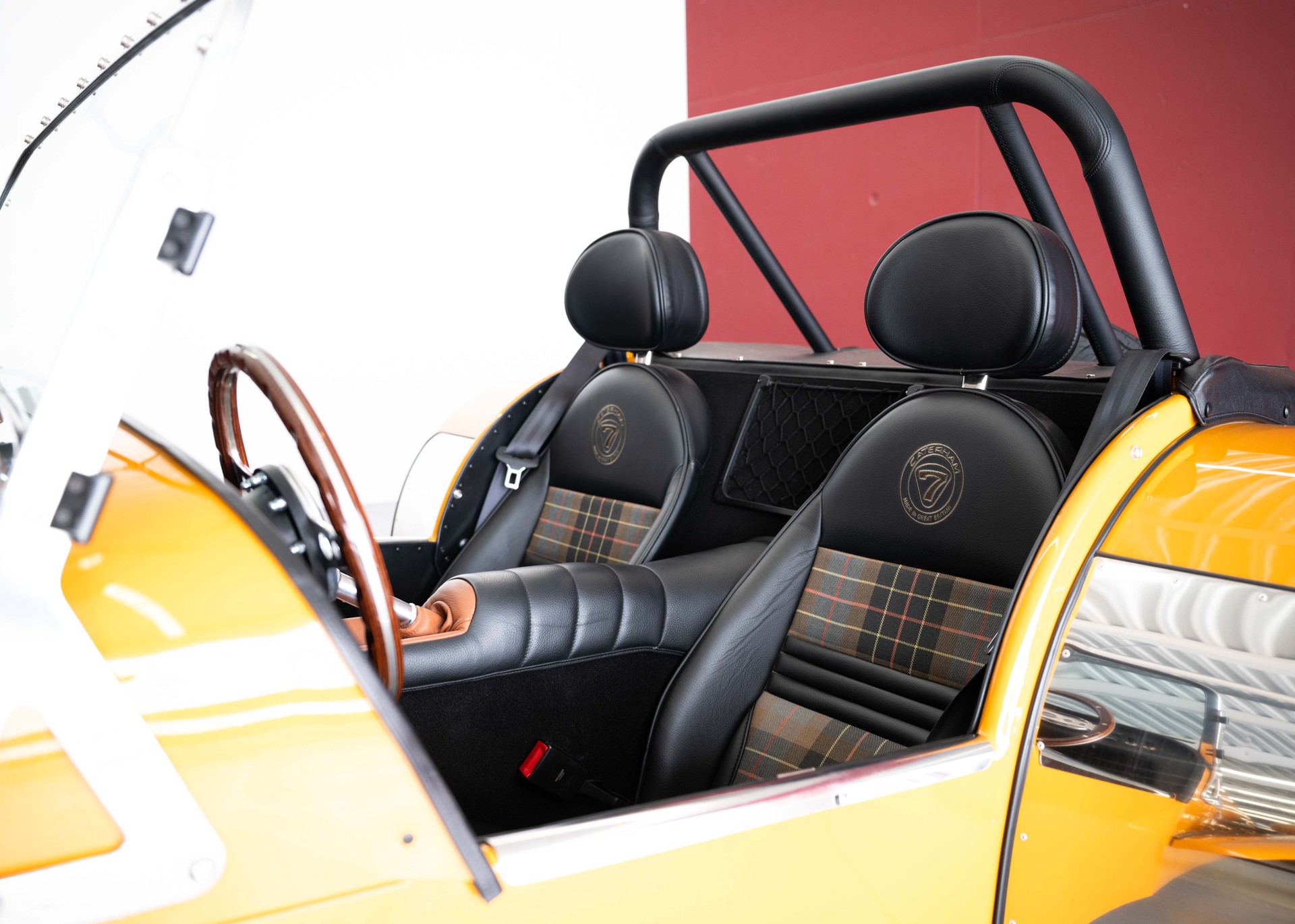 CATERHAM Super Seven 2000 SV (MY26, Swiss new car, Bronze Yellow special paint, 24-month factory warranty, delivery March 27)-image-21
