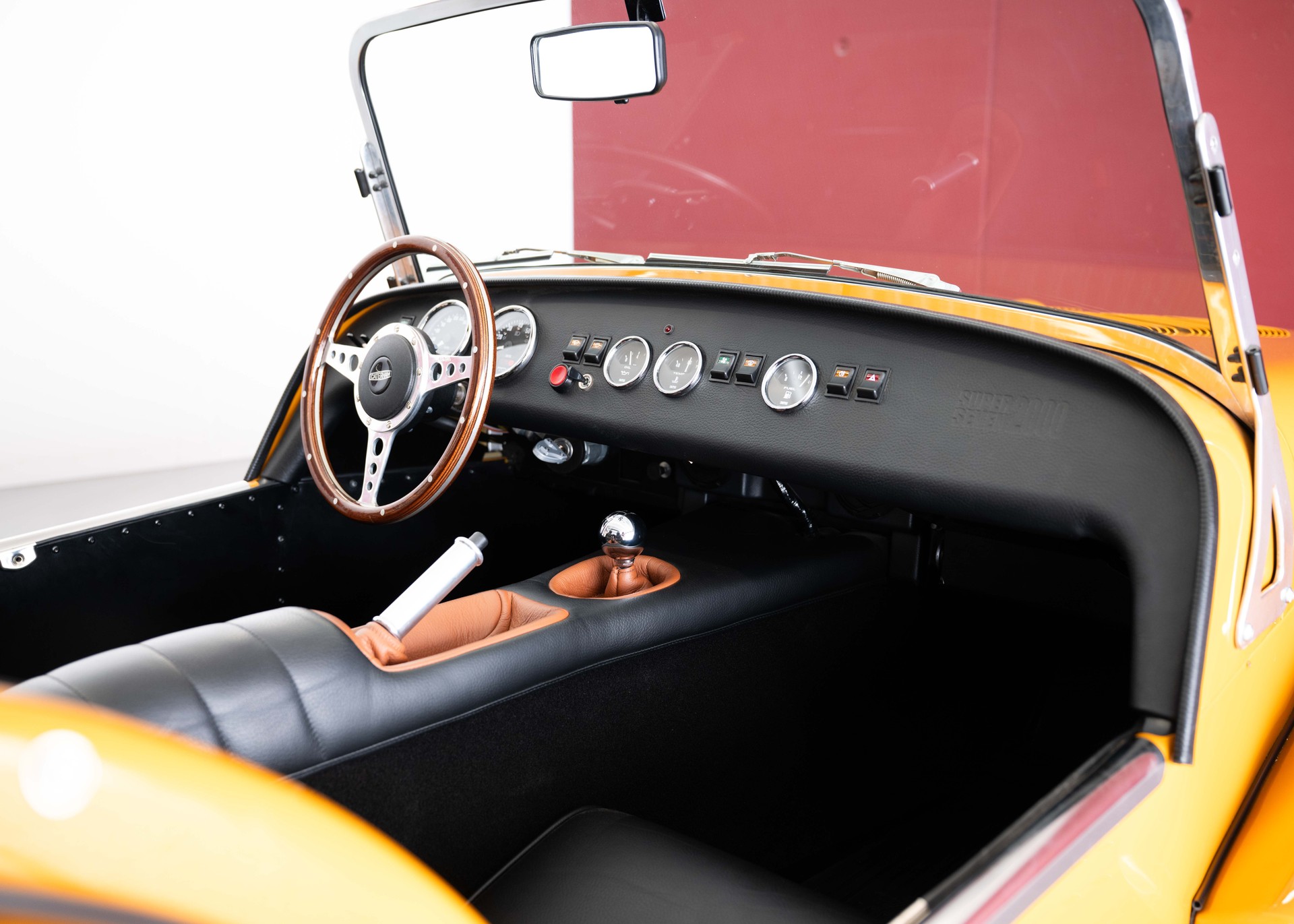 CATERHAM Super Seven 2000 SV (MY26, Swiss new car, Bronze Yellow special paint, 24-month factory warranty, delivery March 27)-image-19