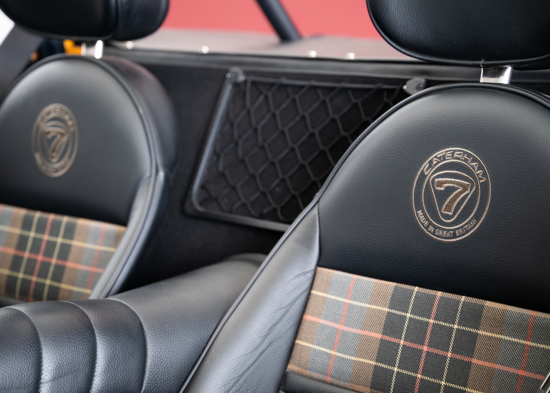 CATERHAM Super Seven 2000 SV (MY26, Swiss new car, Bronze Yellow special paint, 24-month factory warranty, delivery March 27)-image-23
