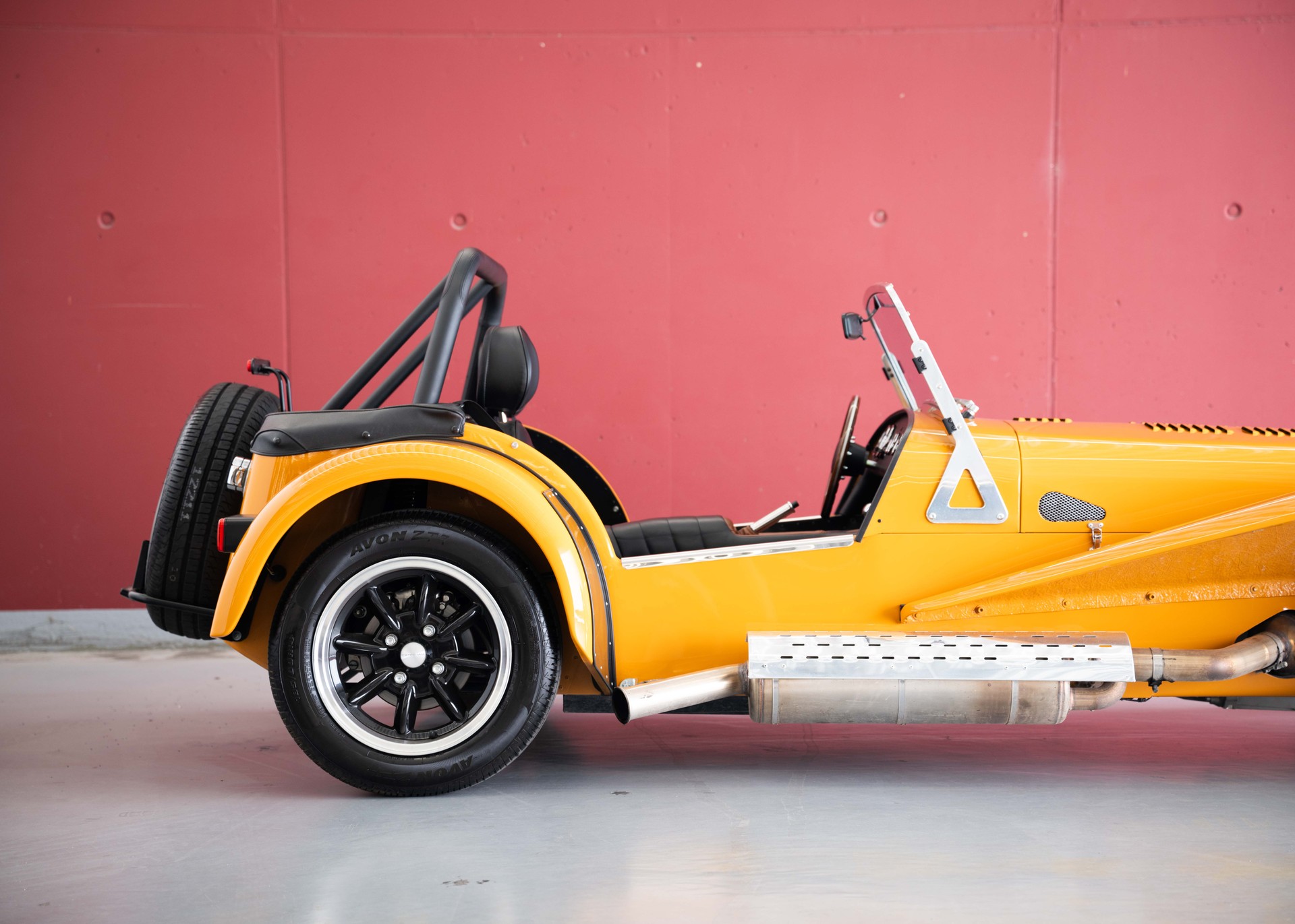CATERHAM Super Seven 2000 SV (MY26, Swiss new car, Bronze Yellow special paint, 24-month factory warranty, delivery March 27)-image-7