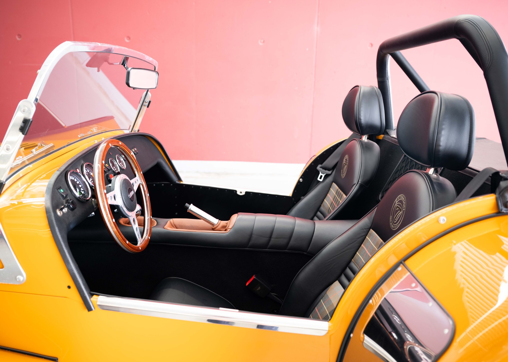 CATERHAM Super Seven 2000 SV (MY26, Swiss new car, Bronze Yellow special paint, 24-month factory warranty, delivery March 27)-image-20