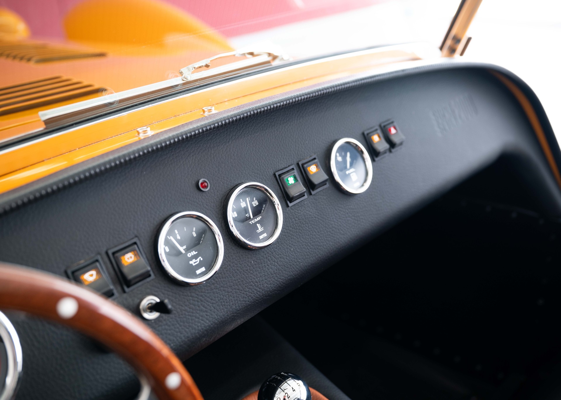 CATERHAM Super Seven 2000 SV (MY26, Swiss new car, Bronze Yellow special paint, 24-month factory warranty, delivery March 27)-image-29
