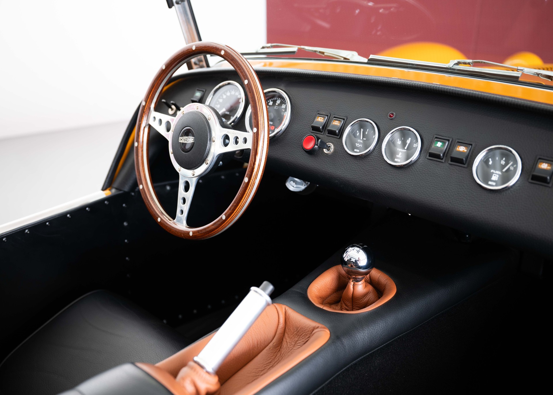 CATERHAM Super Seven 2000 SV (MY26, Swiss new car, Bronze Yellow special paint, 24-month factory warranty, delivery March 27)-image-18