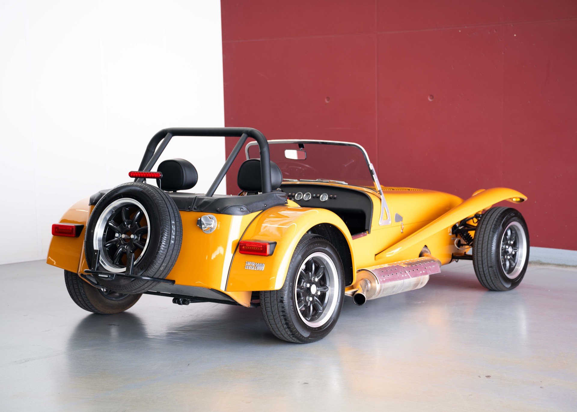 CATERHAM Super Seven 2000 SV (MY26, Swiss new car, Bronze Yellow special paint, 24-month factory warranty, delivery March 27)-image-5