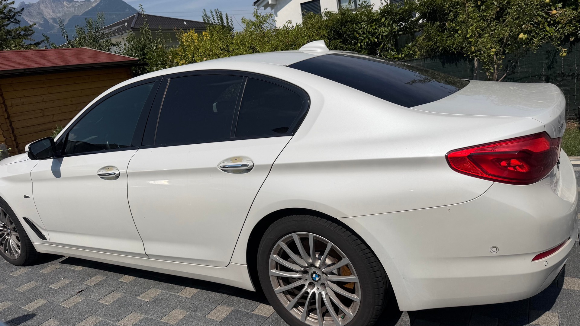 BMW 530d xDrive-image-1