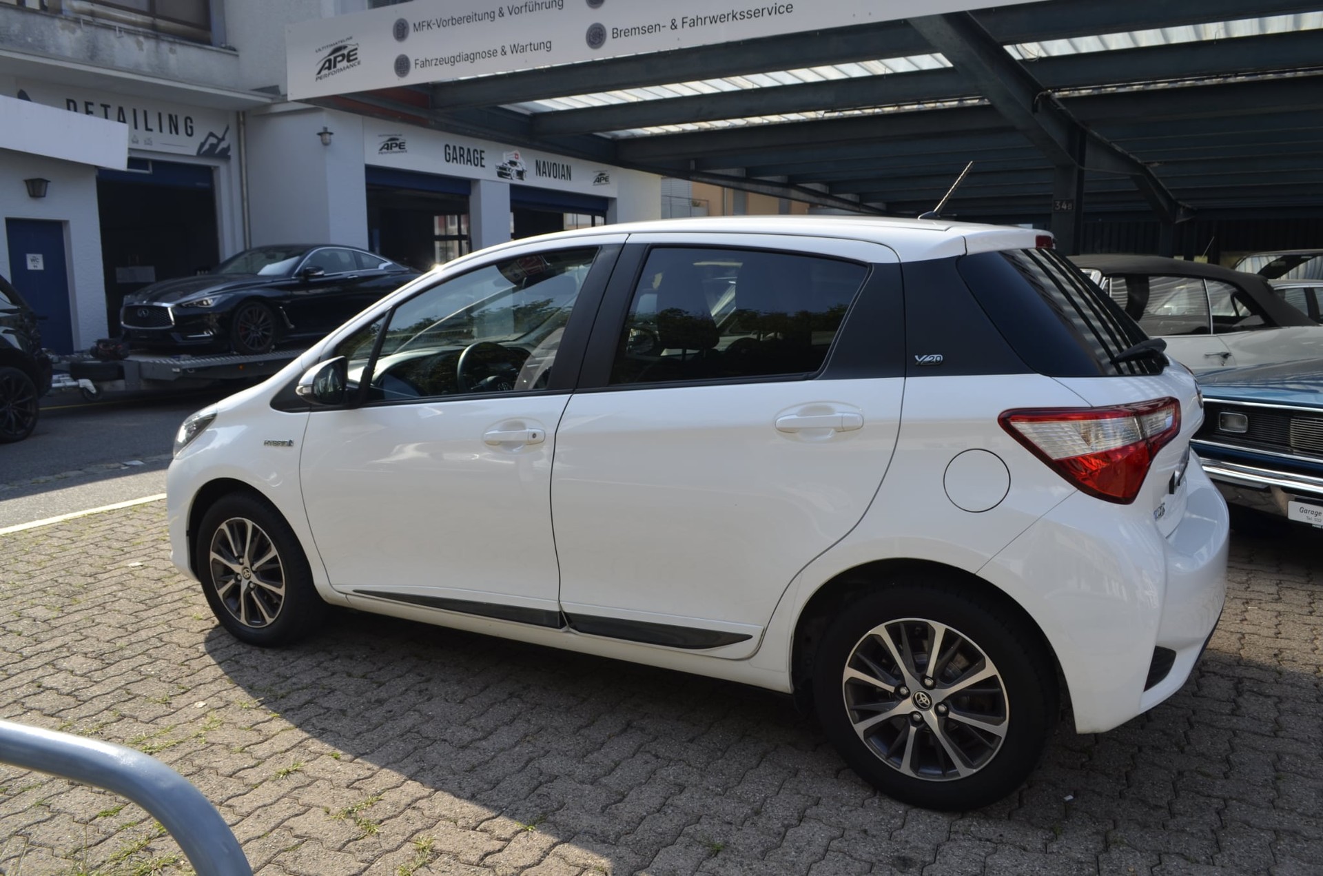 TOYOTA Yaris 1.5 VVT-i Hybrid Y20 e-CVT-image-3